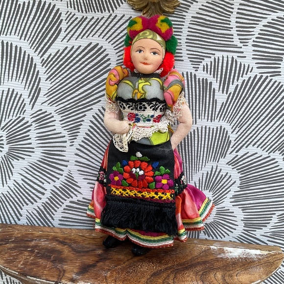 Collection of 10 Vintage International Souvenir Figures Dolls Traditional Dress - Picture 6 of 16